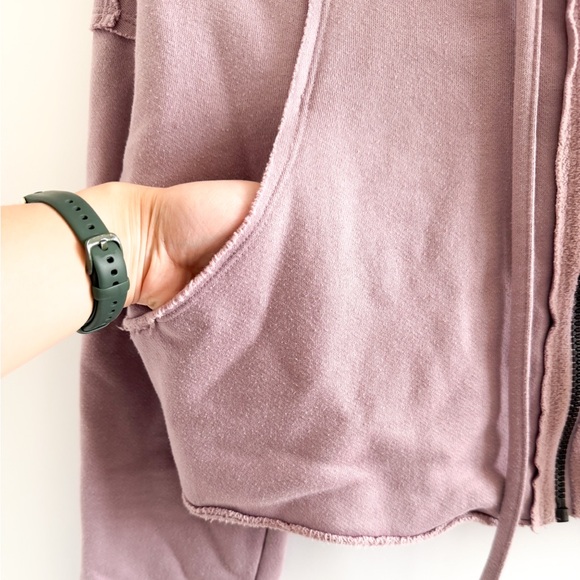 Alo Yoga Cruiser Crop Jacket - Picture 6 of 9